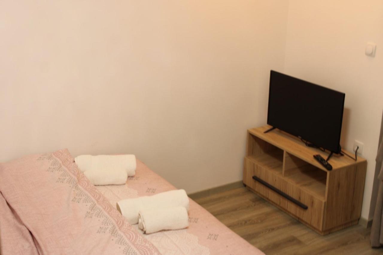 Eleon Motel Brezovice Eksteriør bilde